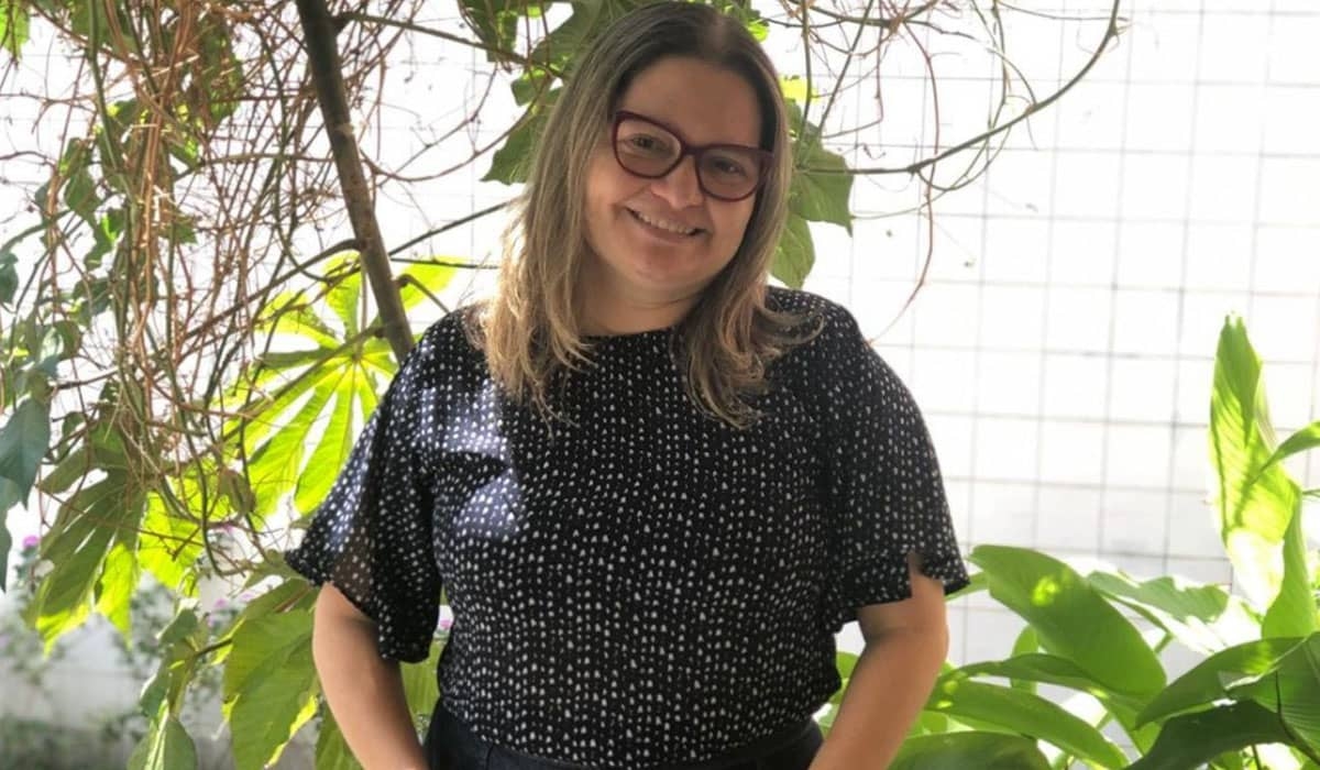 Ana Lúcia Menezes, dubladora de Lupita do RBD, morre aos 45 anos