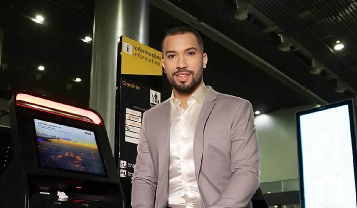 Gil do Vigor encontra Neymar, Thiaguinho, Tirullipa e ex-BBBs em restaurante