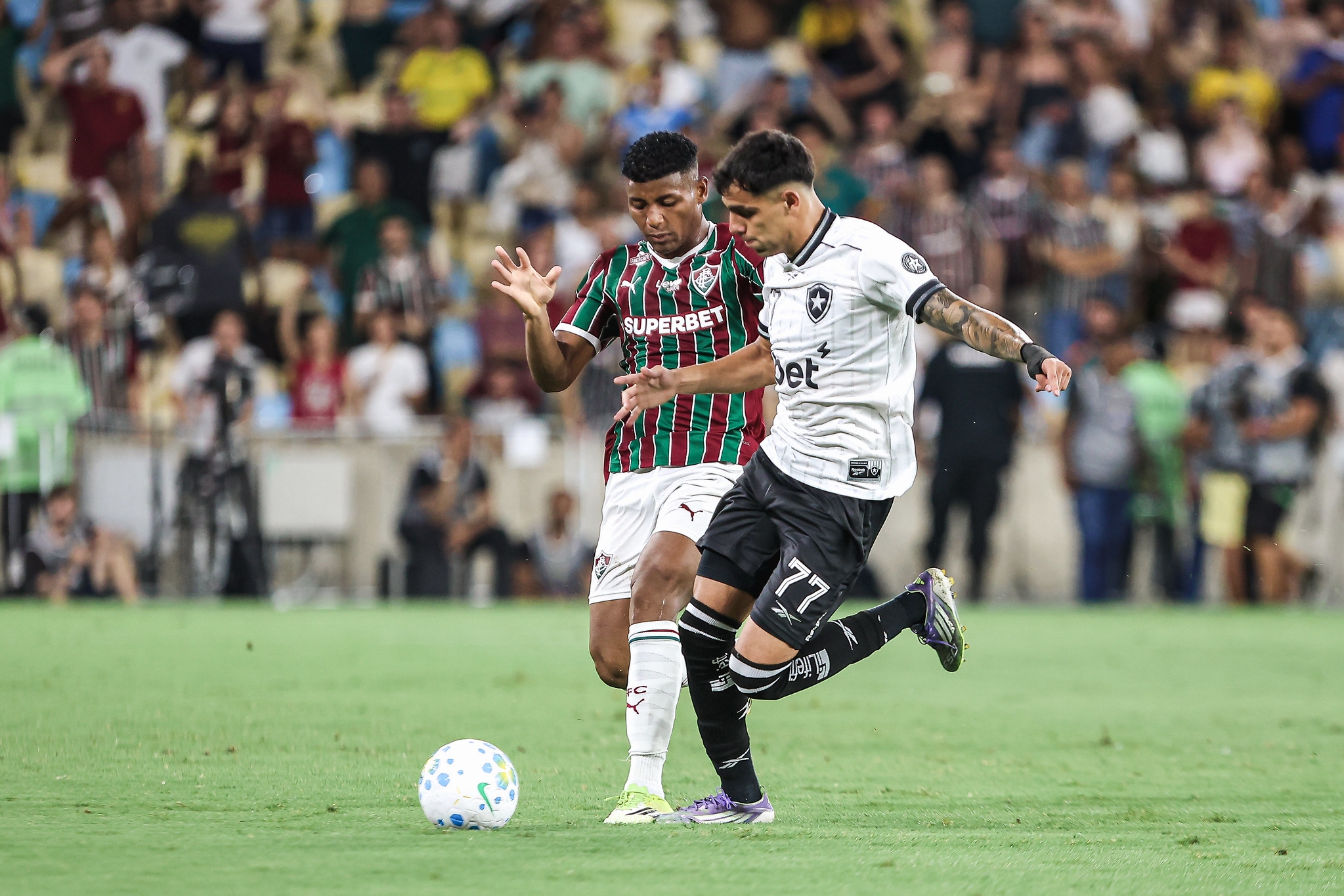 Com um a menos, Fluminense vence Botafogo em clássico eletrizante pelo Brasileirão 2026; Assista ao gol