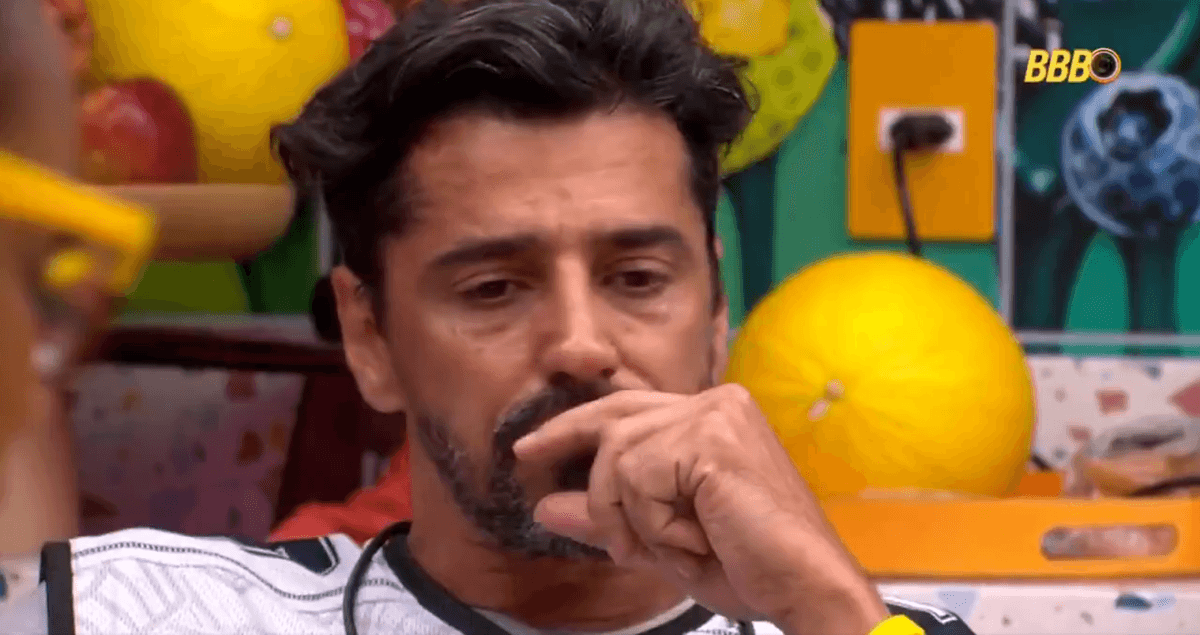 Susto no BBB 26: Alberto Cowboy passa mal ao vivo, perde o ar e mobiliza a casa; saiba o estado de saúde