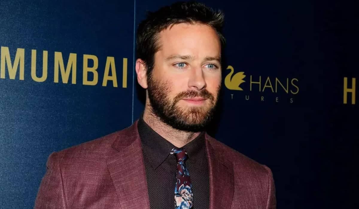 Após demissão, Armie Hammer quebra silêncio sobre acusações de canibalismo