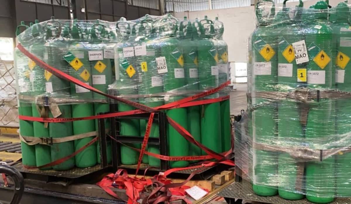 Artistas se unem para enviar cilindros de oxigênio para Manaus