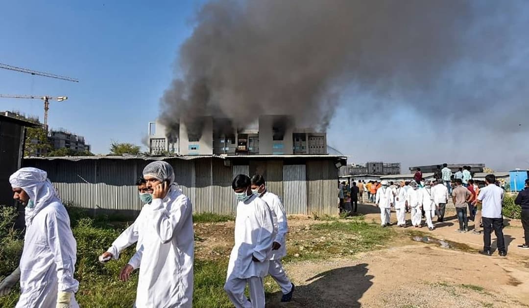 Incêndio na Índia atinge Instituto Serum, que fabrica vacina de Oxford
