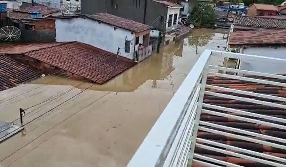 Urgente: Número de mortos por causa das chuvas chega a 24 na Bahia