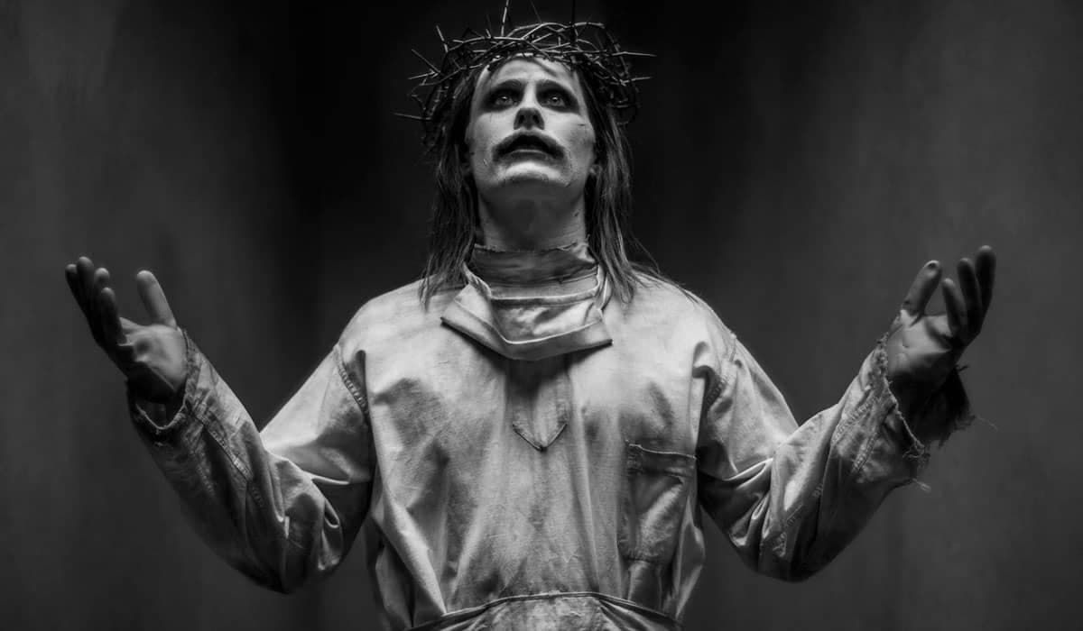 Liga da Justiça: Jared Leto imita Jesus em nova foto de Coringa no Snyder Cut