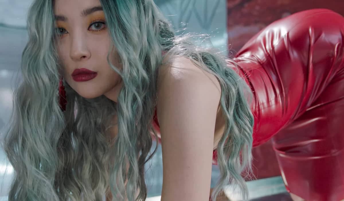 Sunmi lança MV de 'Tail', seu mais novo single