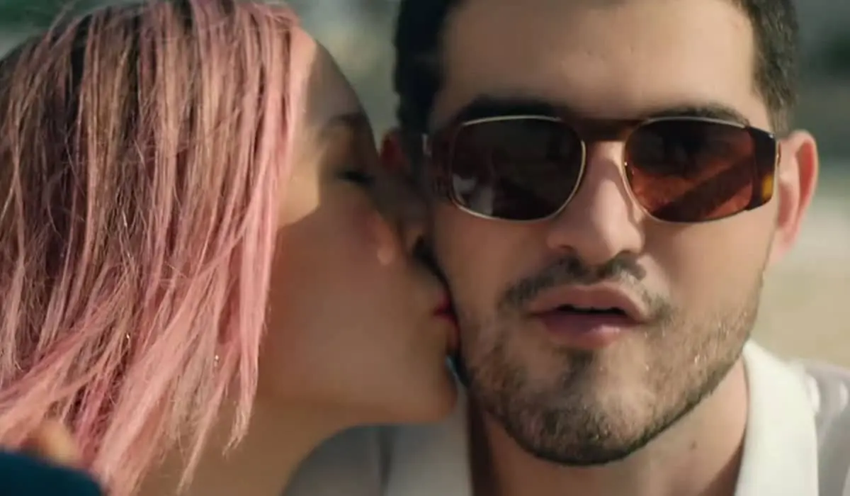 Saiu! Assista ao novo clipe de Jão, 'Coringa'