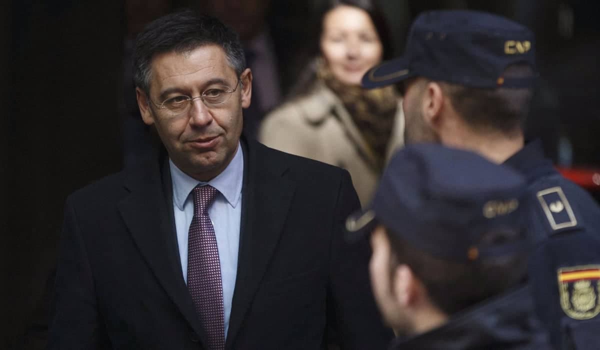 Ex-presidente do Barcelona é preso após buscas da polícia no Camp Nou