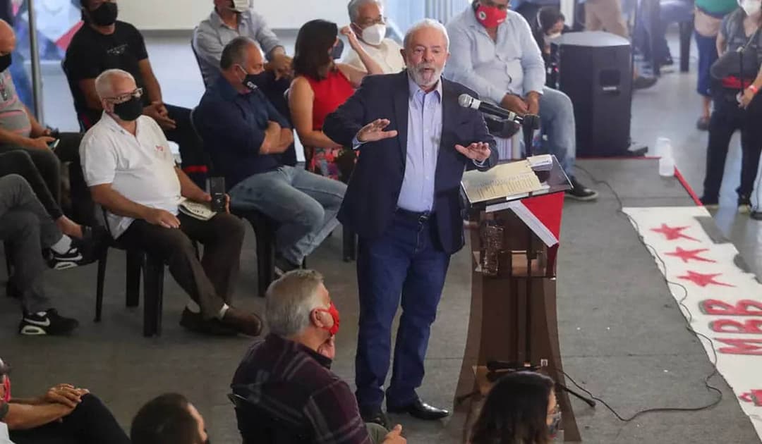 Em coletiva, Lula condena a Lava Jato, o governo Bolsonaro e alfineta Ciro Gomes
