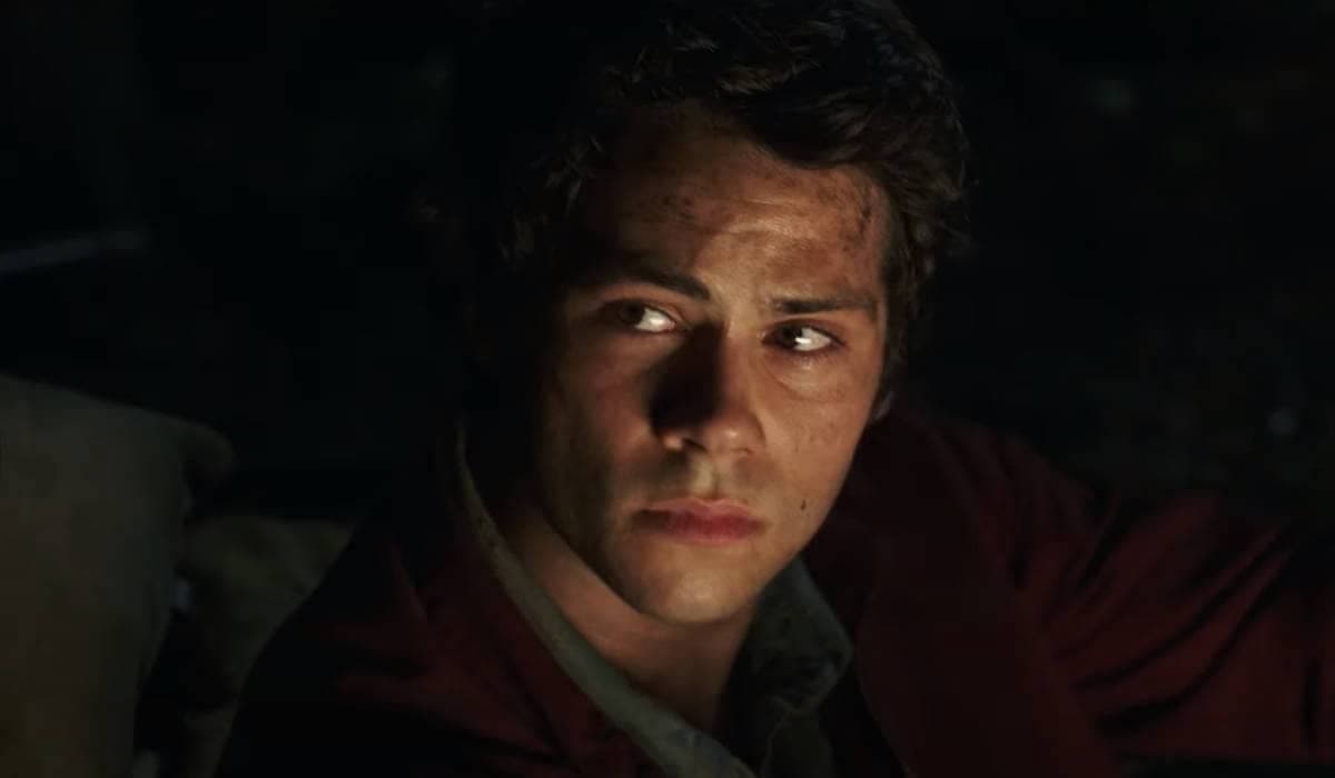 Dylan O'Brien explode monstros para rever a namorada no trailer de 'Amor e Monstros'