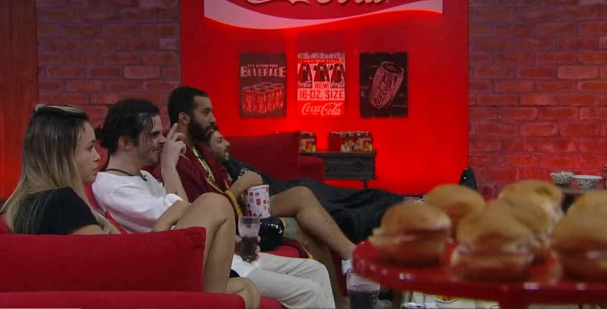 BBB21: Durante "Cinema do Líder", Gil e outros brothers xingam cantor Justin Timberlake