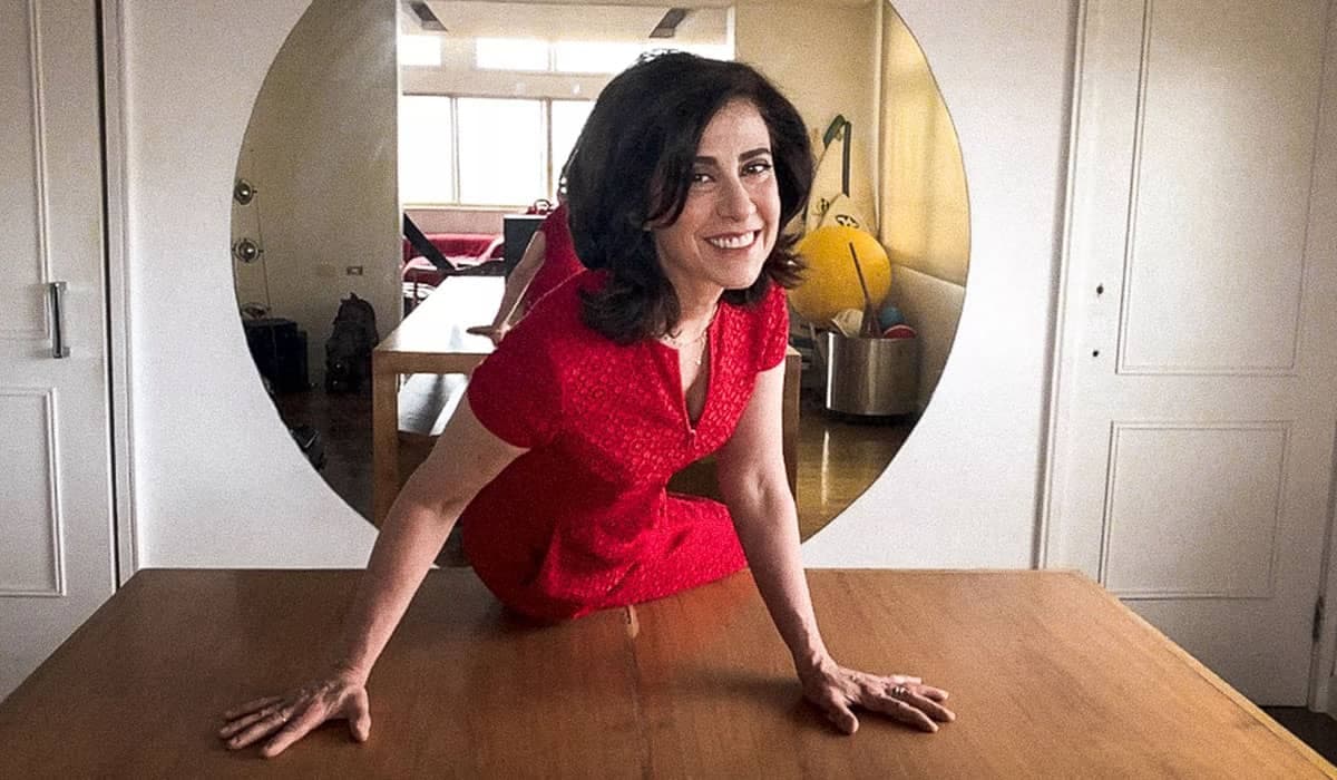 Fernanda Torres nega vacina da AstraZeneca em hospital por medo dos efeitos colaterais