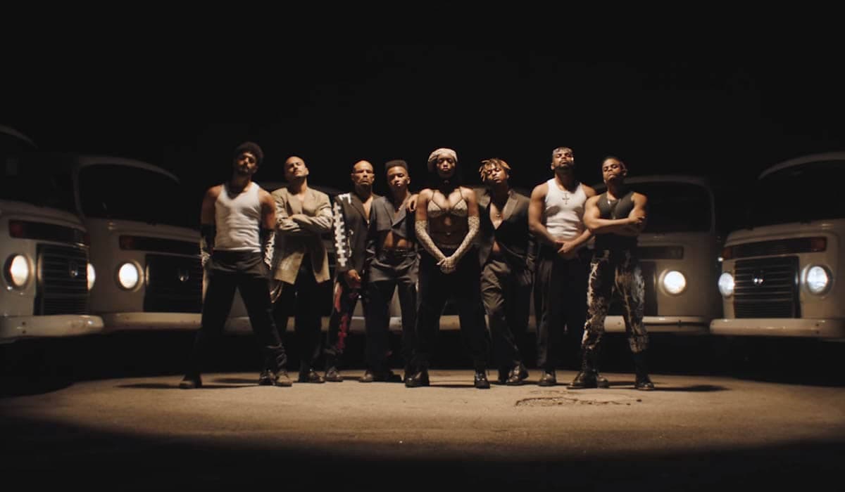 Iza exalta a favela no clipe de 'Gueto'; Assista e veja a letra completa