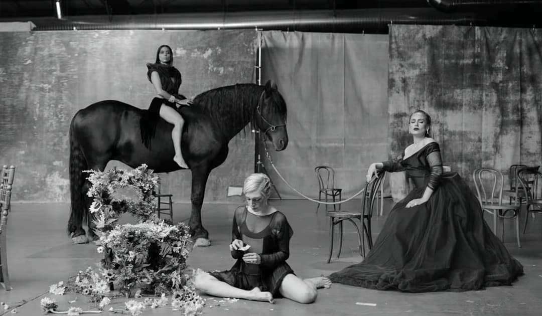 Adele impressiona com clipe artístico de 'Oh My God'; Veja a tradução