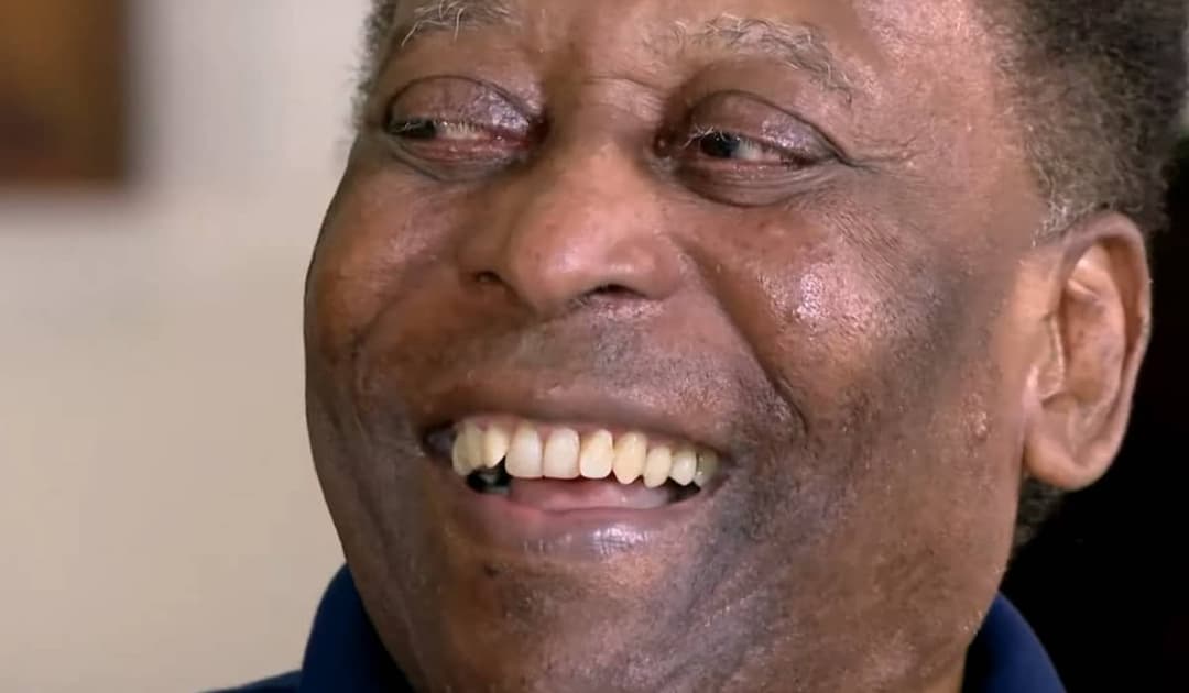 Pelé morre aos 82 anos e ganha homenagens por todo o planeta