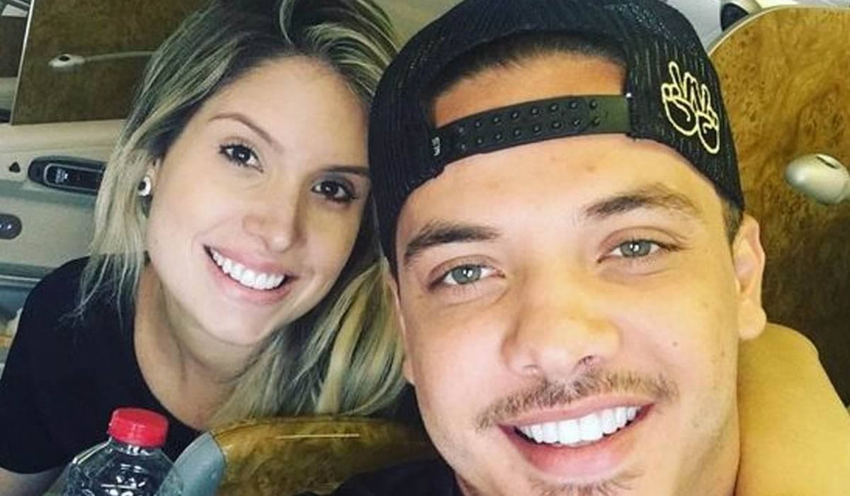 Wesley Safadão e Thyane Dantas são investigados por fura-fila e escolha da vacina