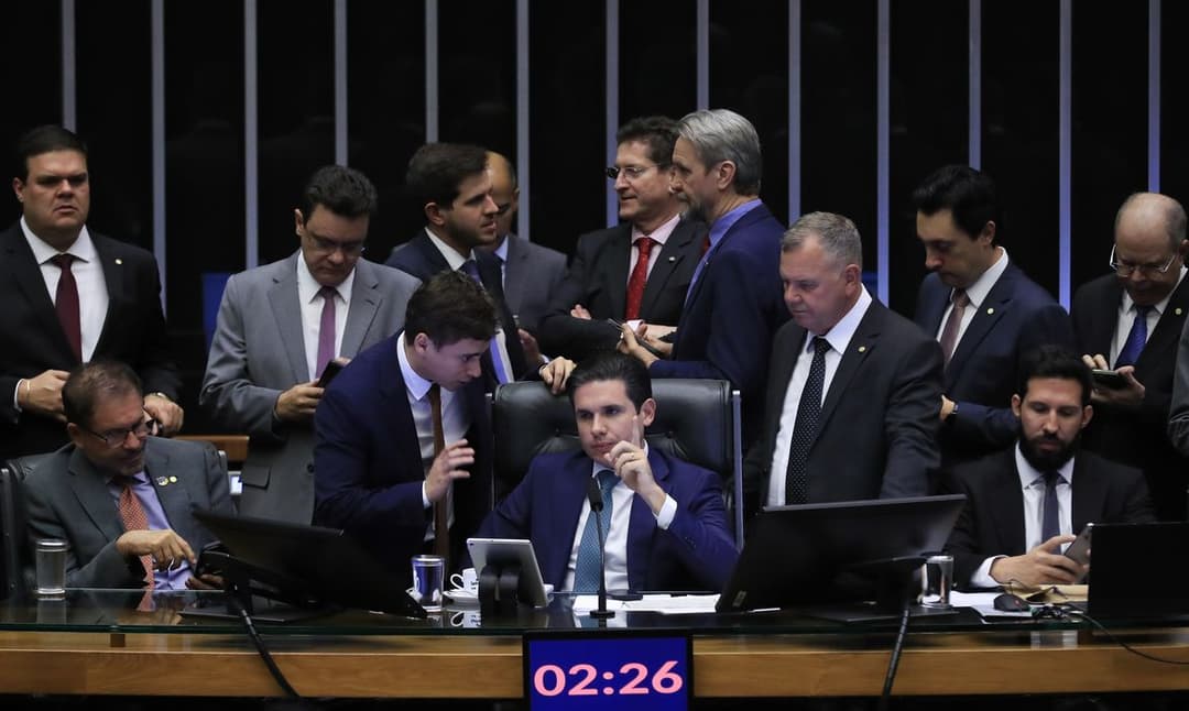 PEC da Blindagem avança e reacende debate sobre proteção a parlamentares