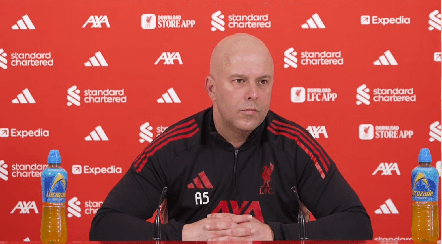 Liverpool: Arne Slot atualiza situações de Isak, Frimpong e Endo