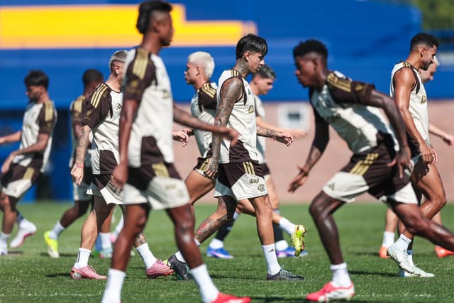 Escalação do Flamengo Hoje: Com volta de estrelas, Filipe Luís define time para a decisão da Recopa contra o Lanús