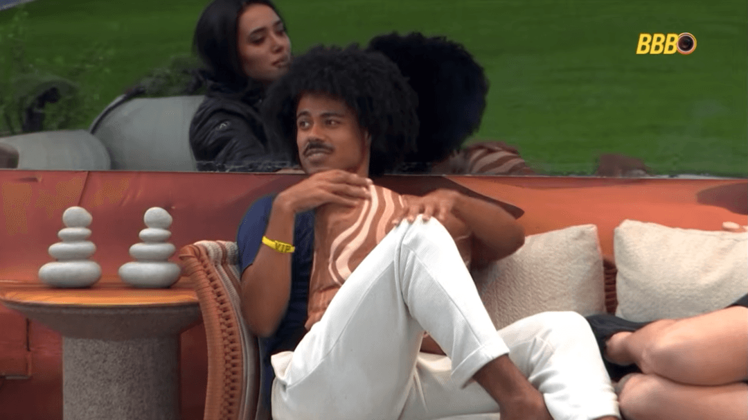 Véspera de Prova do Anjo no BBB 26, Breno e Jordana trocam ofensas em nova discussão