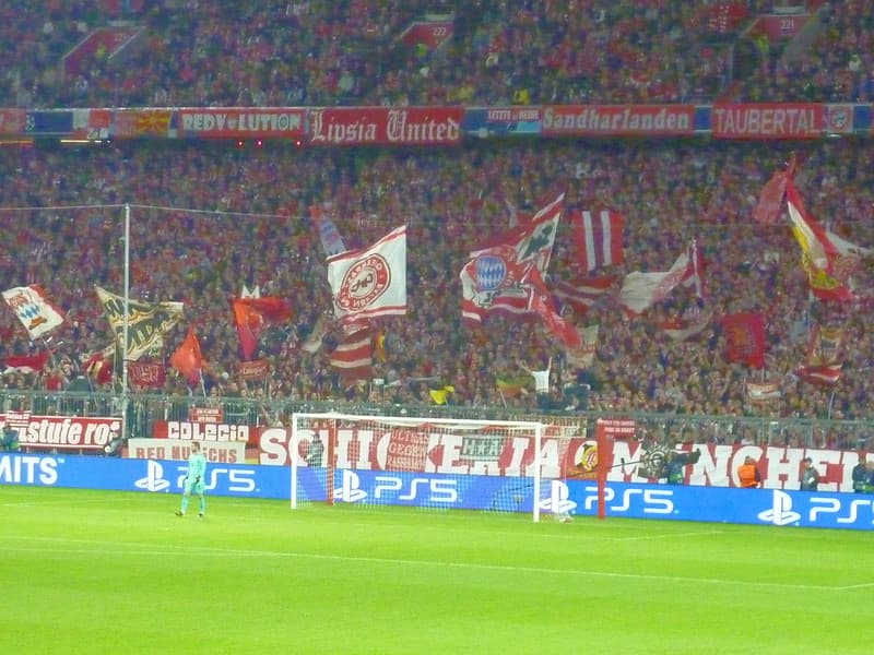 Bayern de Munique e Borussia Mönchengladbach. Acompanhe a partida ao vivo