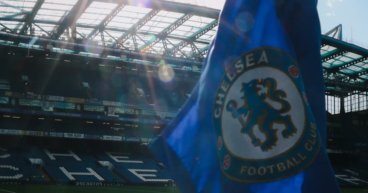 Chelsea e Manchester United fazem clássico decisivo com foco em competições europeias