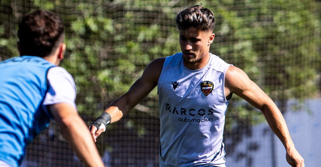 Levante e Sevilla travam confronto direto contra o rebaixamento em La Liga