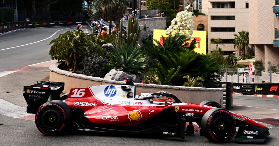 Hamilton dá o troco em Leclerc e Ferrari lidera TL1 e TL2 em Mônaco; Bortoleto é 9º