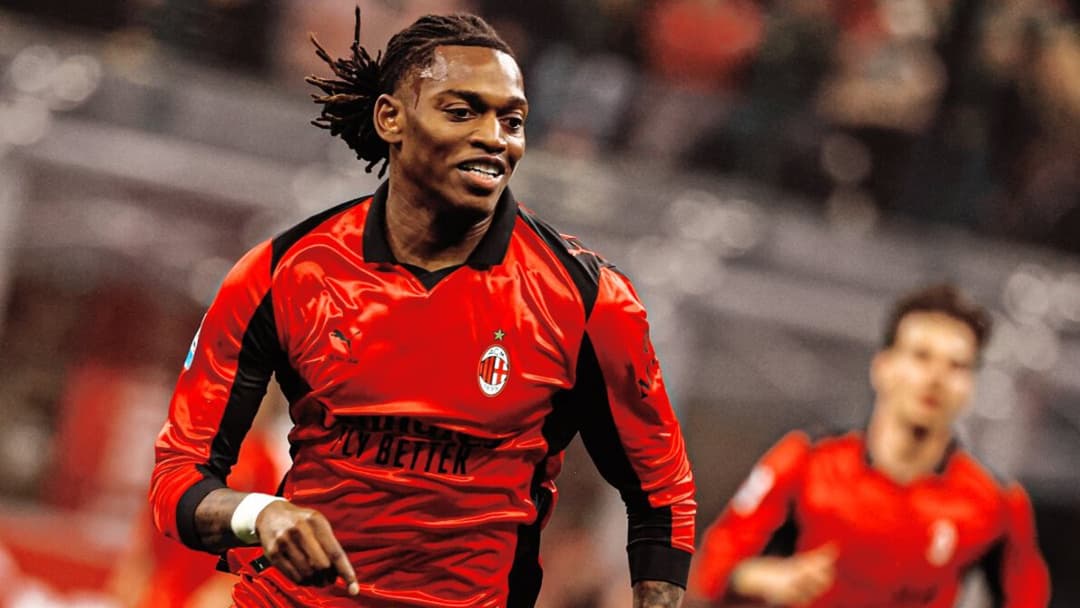 Rafael Leão formaliza pedido de saída do Milan e entra na mira da Premier League