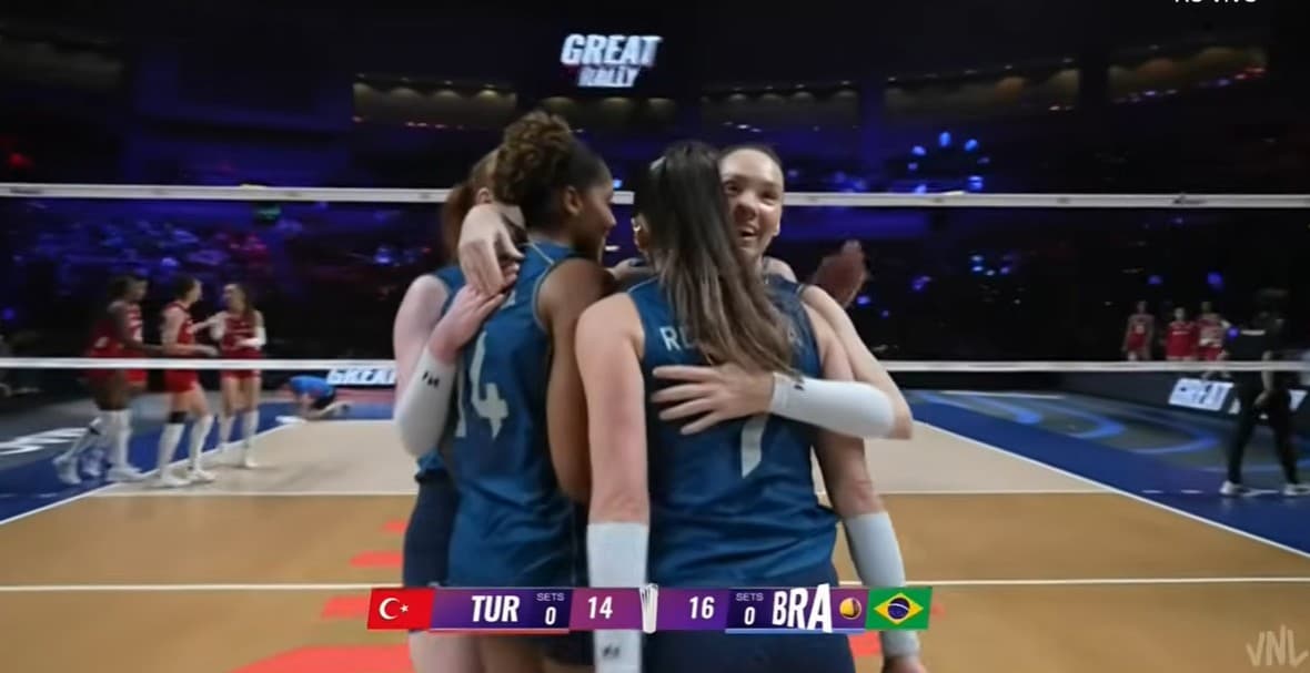 Brasil luta, mas sofre virada da Turquia e fica com o vice na Liga das Nações de Vôlei 2026