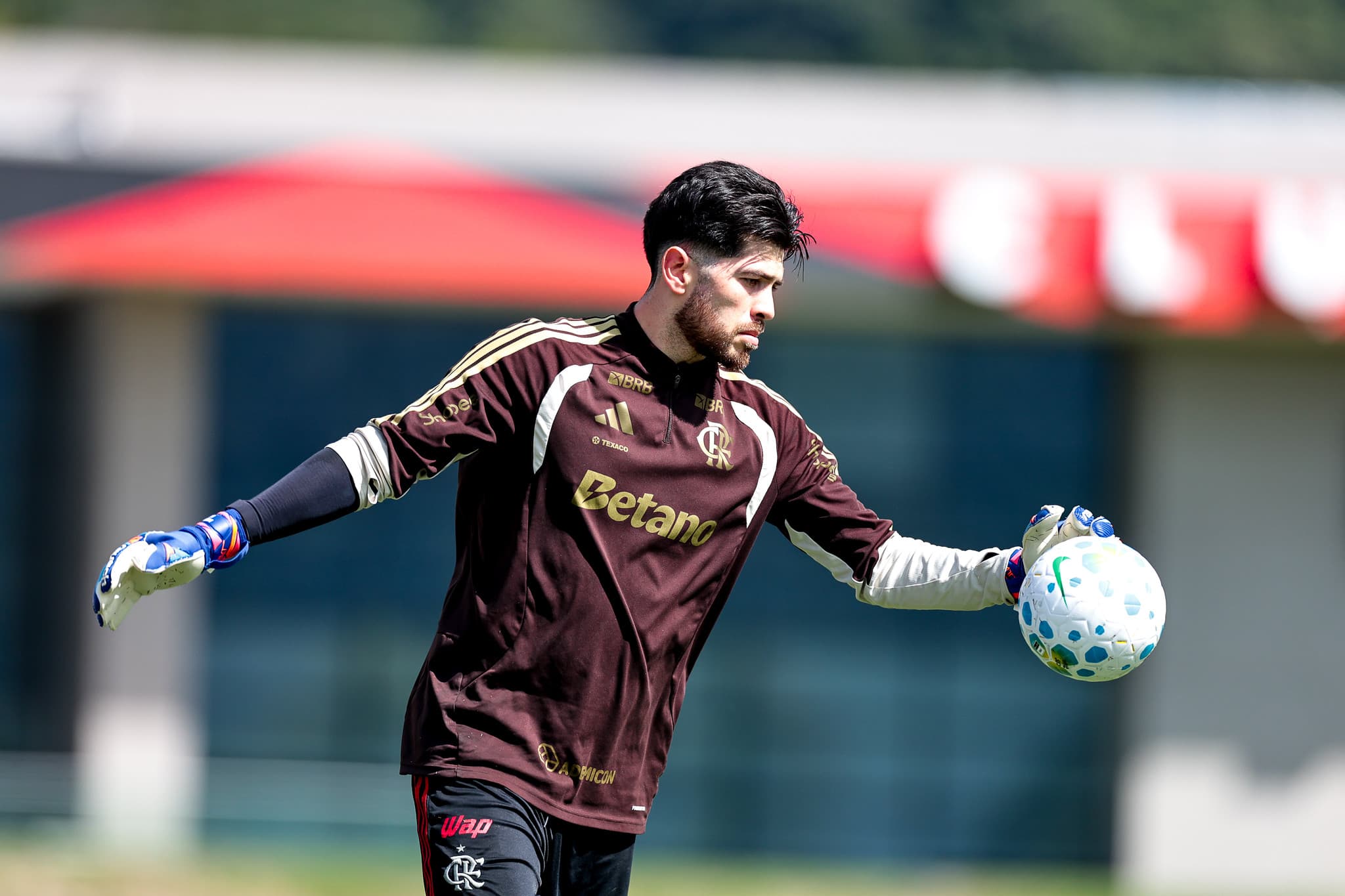 Internacional e Flamengo se enfrentam no Beira-Rio em duelo de opostos e reencontro de rivalidades históricas