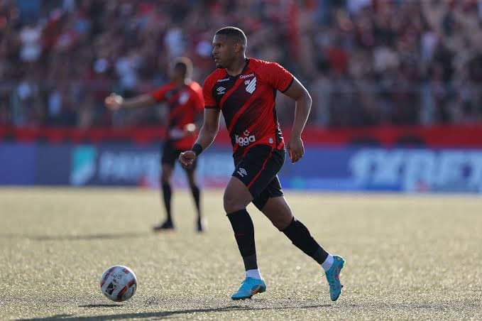 Remo confirma contratação do zagueiro Matheus Felipe, que estava no Vietnã
