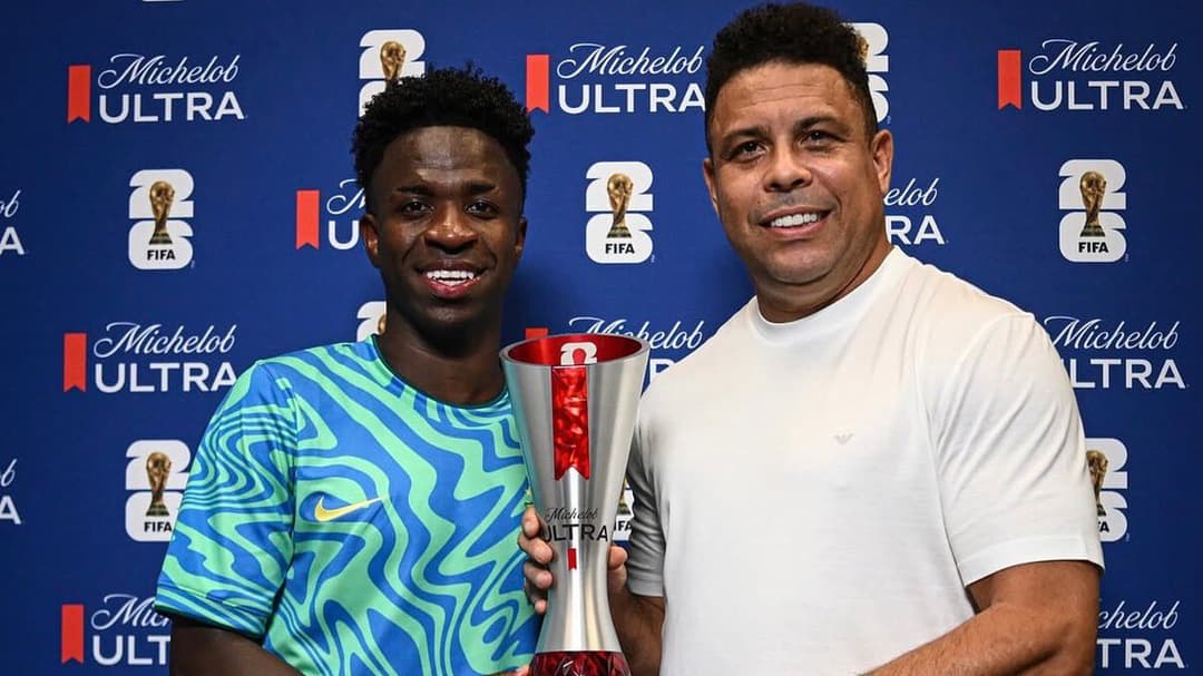 Vinícius Júnior iguala marca histórica ao marcar em todas as partidas da fase de grupos
