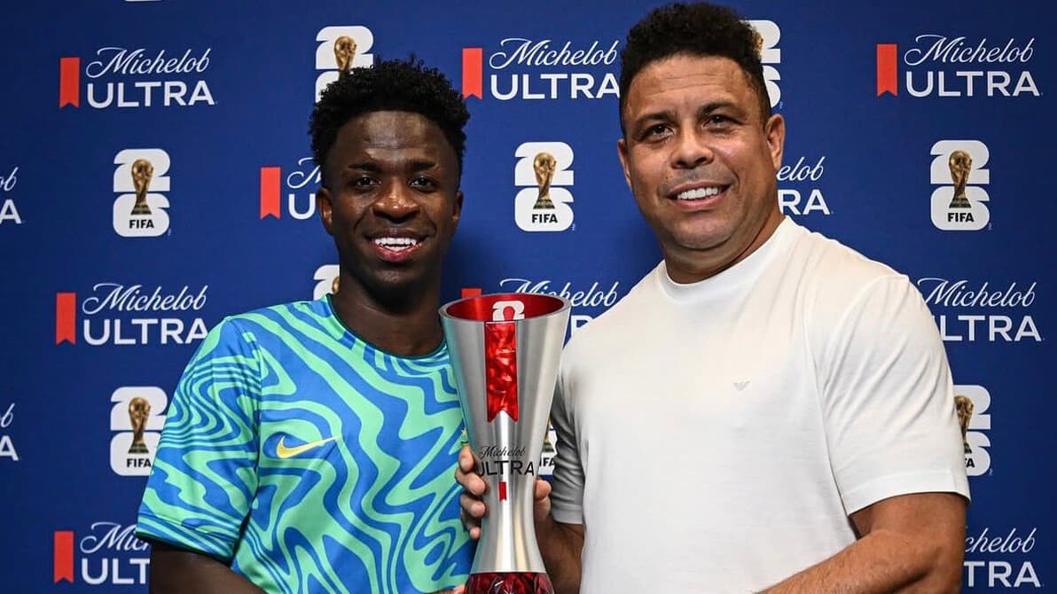 Vinícius Júnior iguala marca histórica ao marcar em todas as partidas da fase de grupos