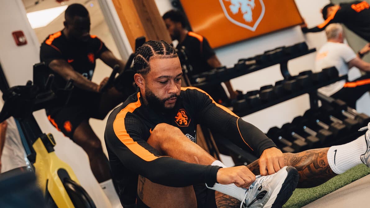 Memphis ganha férias após eliminação da Holanda e Corinthians projeta retorno do camisa 10 na retomada do Brasileirão