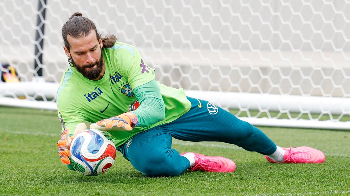 Alisson entra para a história da Seleção, mas ainda busca reconhecimento definitivo do torcedor brasileiro