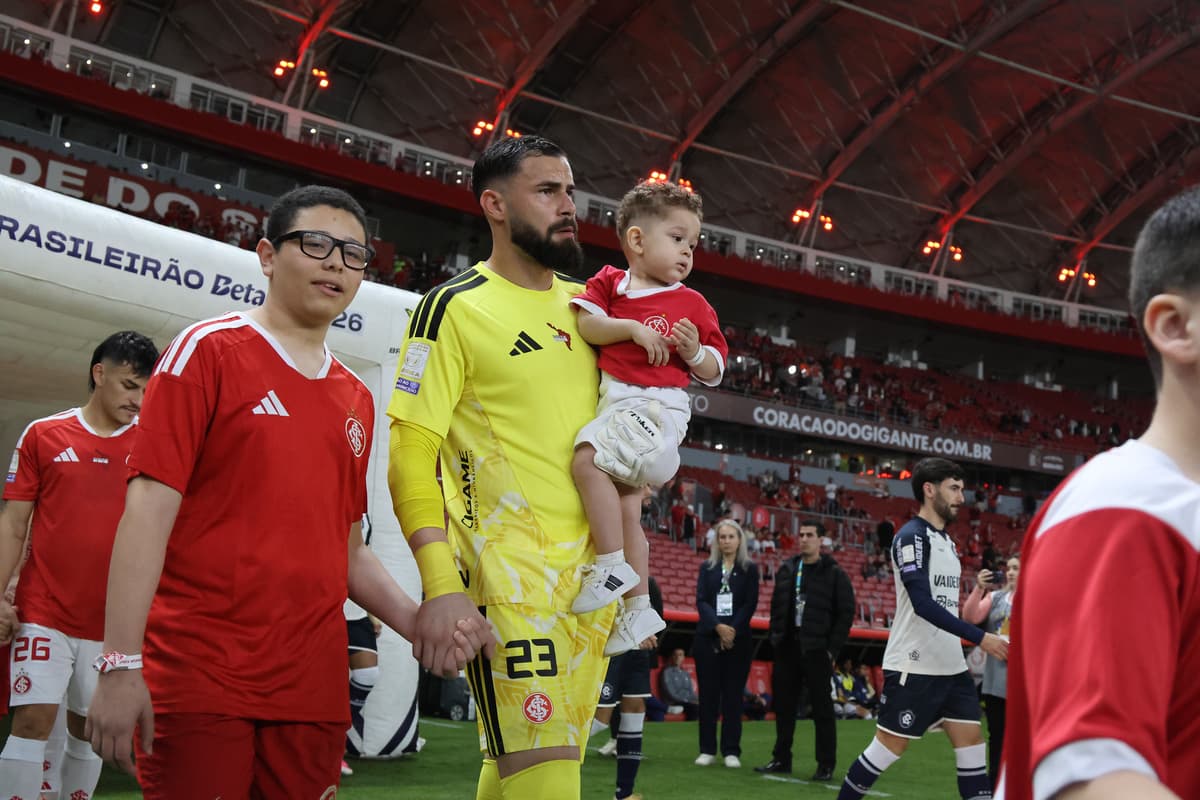 Grenal: Matheus Cunha joga? Situação do goleiro do Internacional é definida para a Copa do Brasil