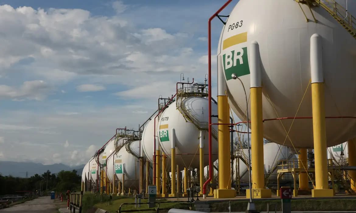 Petrobras registra lucro líquido de R$ 52,4 bilhões no segundo trimestre de 2026