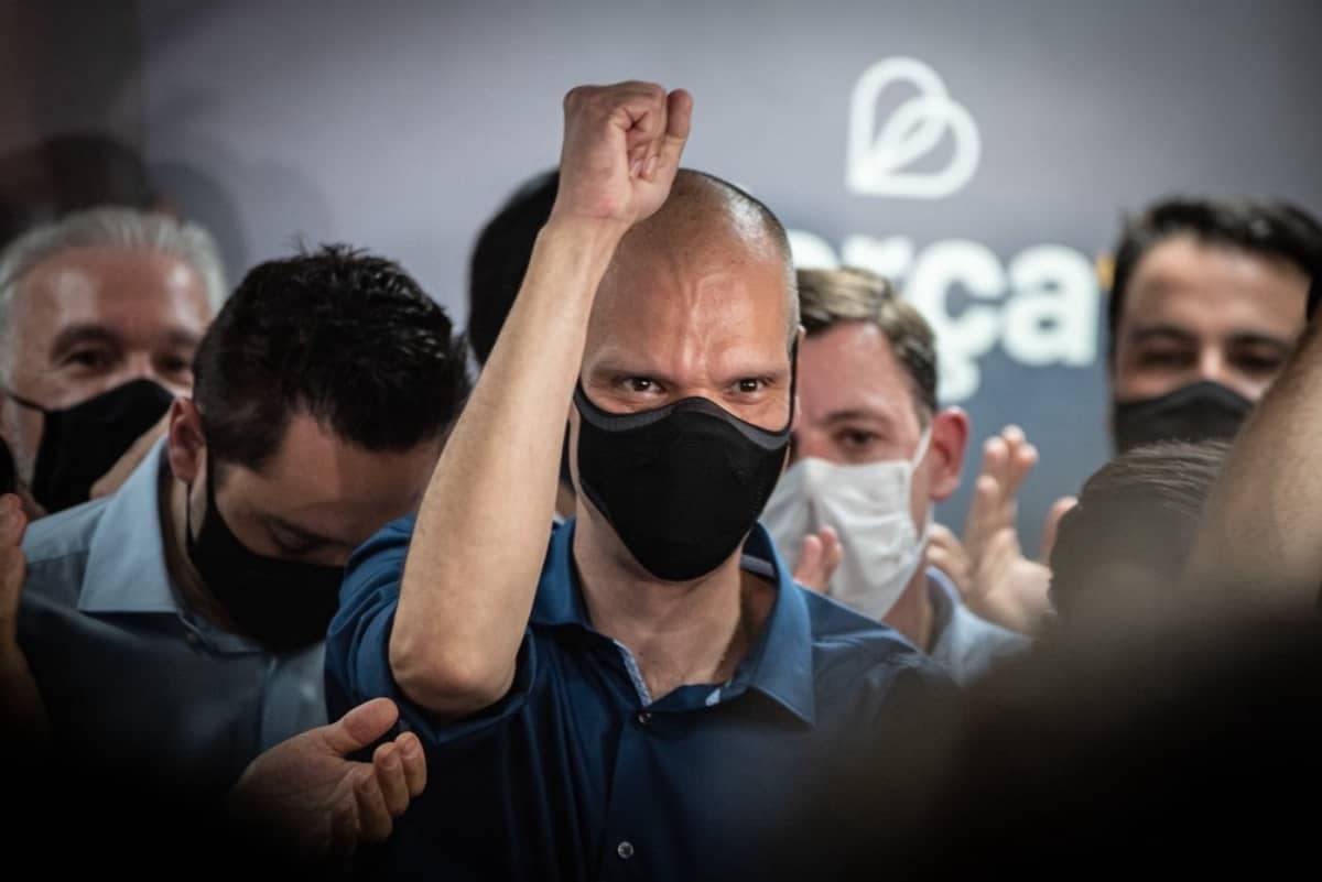 Prefeitos tomam posse nos 5.472 municípios brasileiros