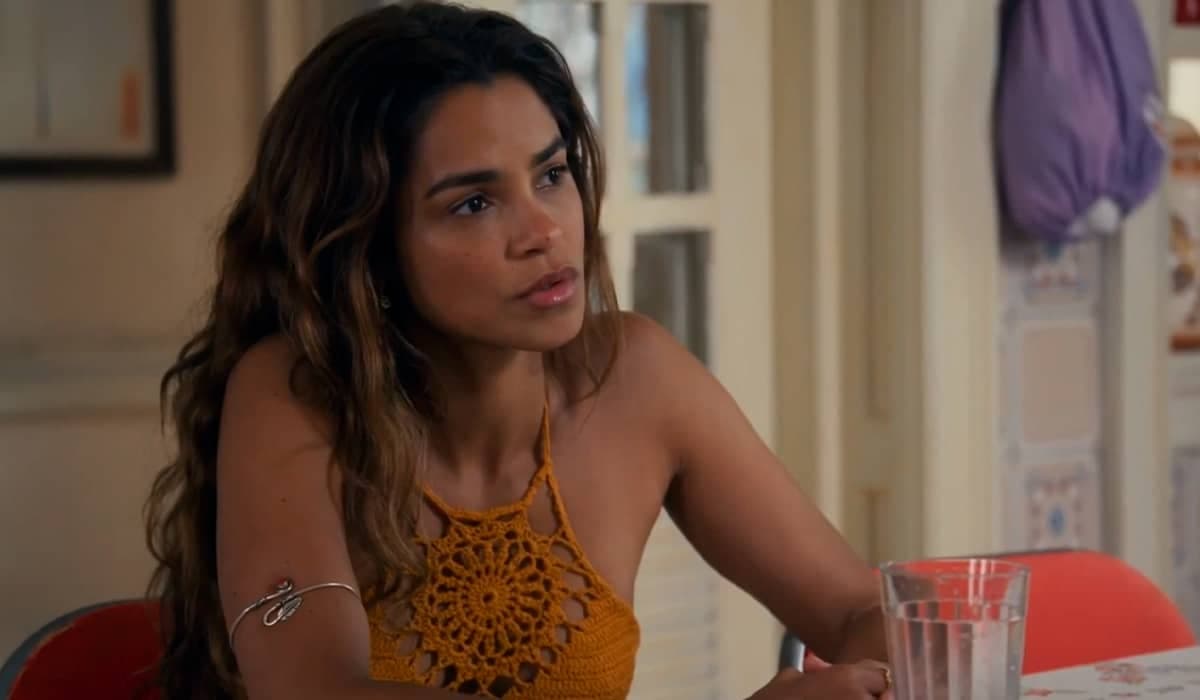 Brisa se emociona com ajuda de amigos em Travessia
