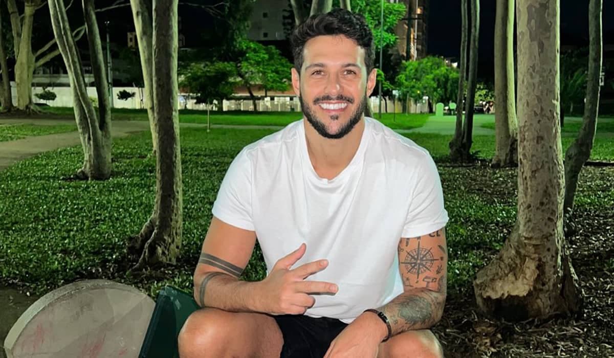 Ex-BBB Rodrigo Mussi é vítima de acidente de carro em São Paulo