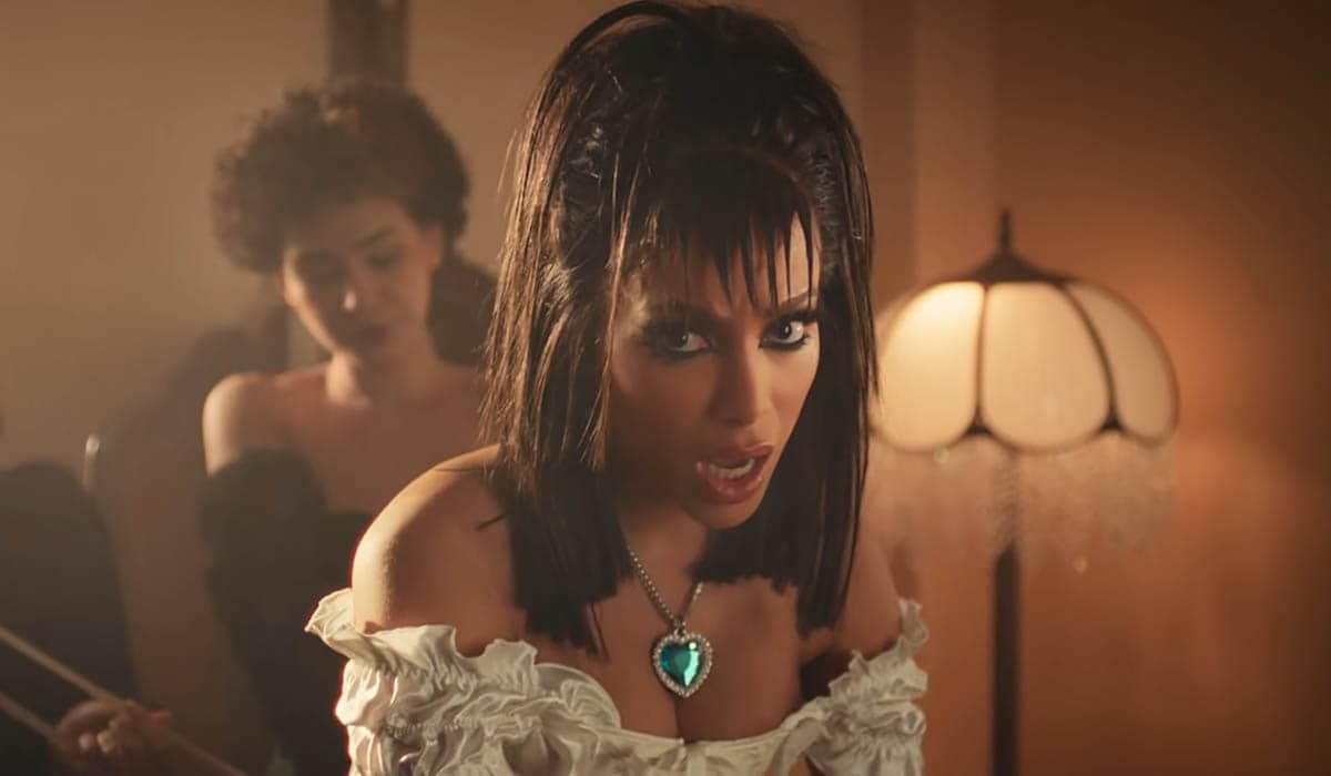 Fãs de Anitta torcem para novo álbum ser piada de 1º de abril