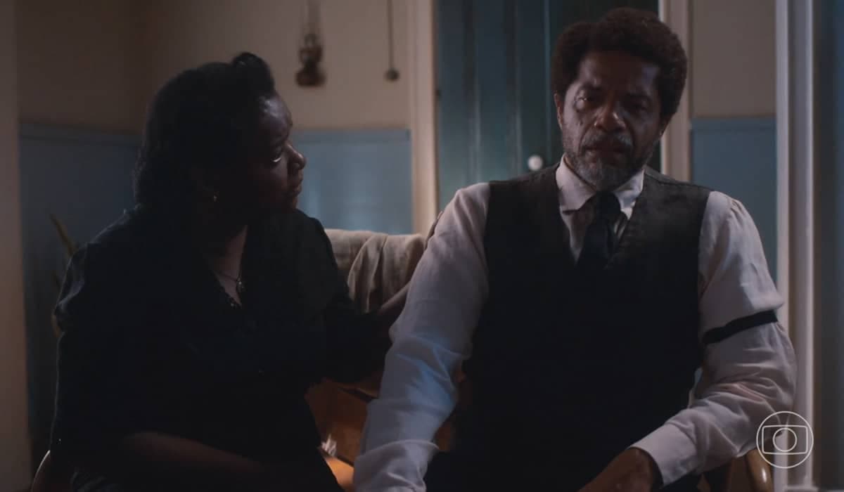 Abílio pede Augusta em casamento em Além da Ilusão