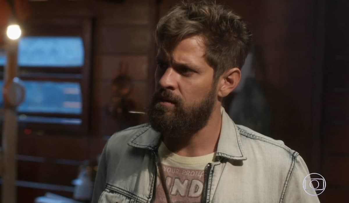 Samuel segue Anita e é atropelado por Teca em Cara e Coragem