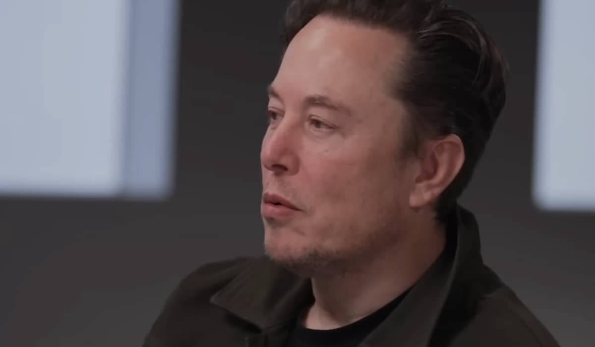 Filha transgênero de Elon Musk muda o nome para se dissociar do pai