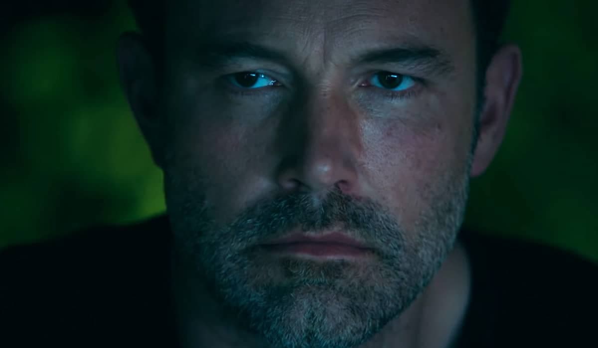 Filho de 10 anos de Ben Affleck bate Lamborghini em BMW estacionado
