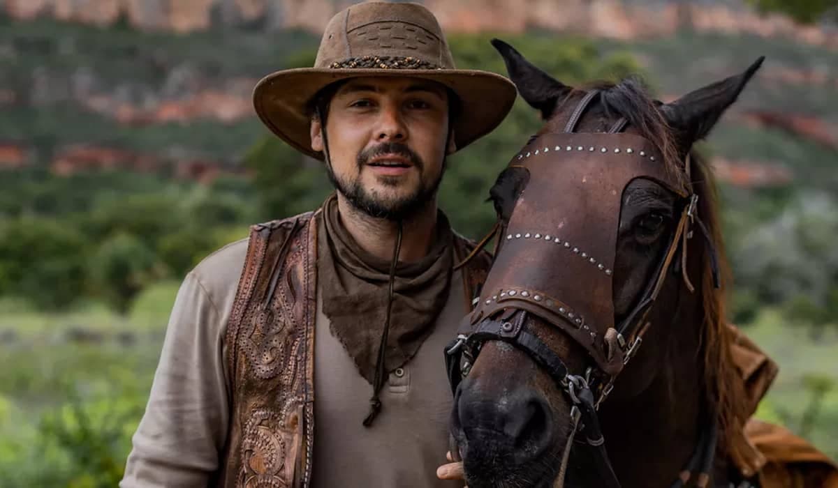 Sergio Guizé retorna à faixa das seis na novela 'Mar do Sertão'
