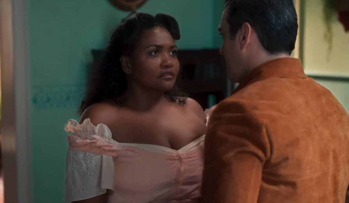 Emília abandona a fama ao ser presa com Enrico em Além da Ilusão