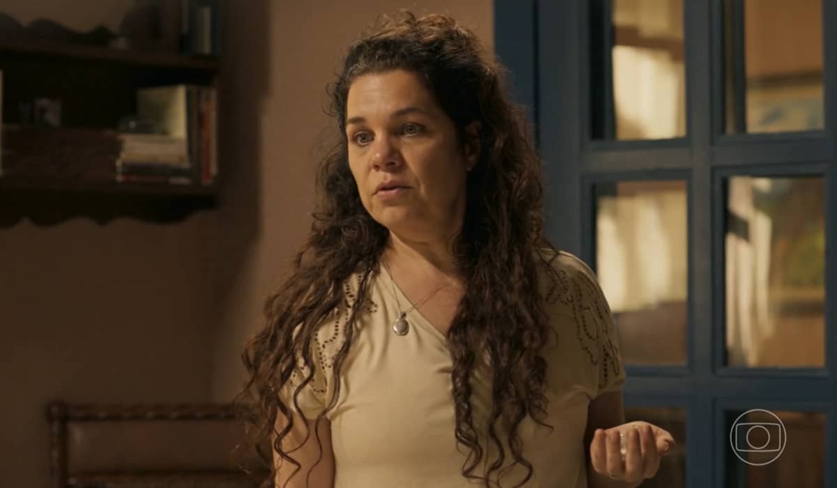 Após tentar suicídio, Maria Bruaca busca vingança em Pantanal