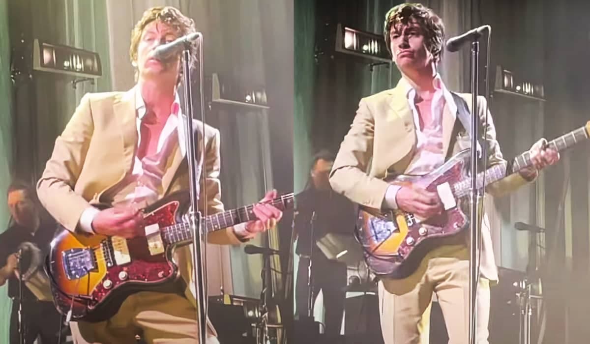 Alex Turner arranca suspiros de fãs após retorno de Arctic Monkeys